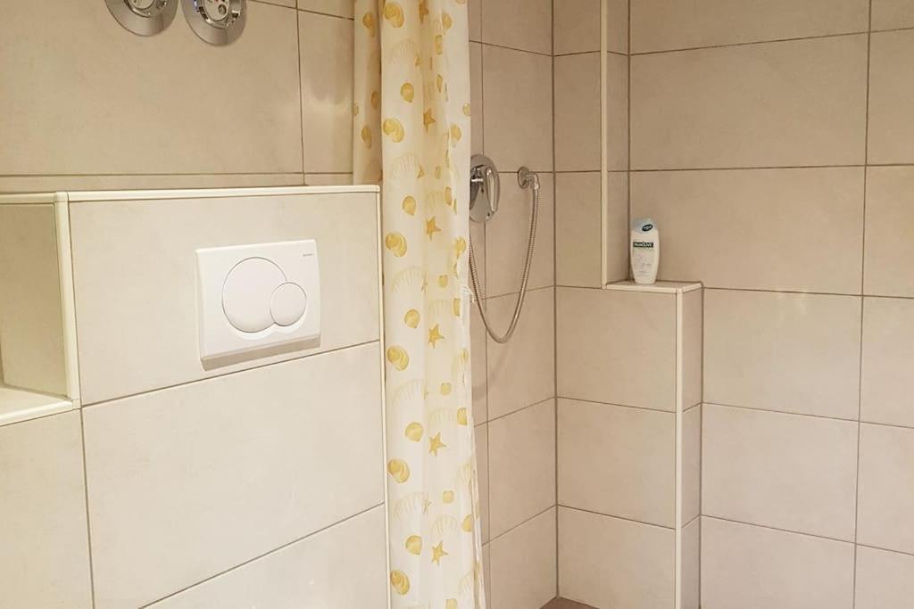 Ferienwohnung Zwischen Weinheim Und Hemsbach エクステリア 写真